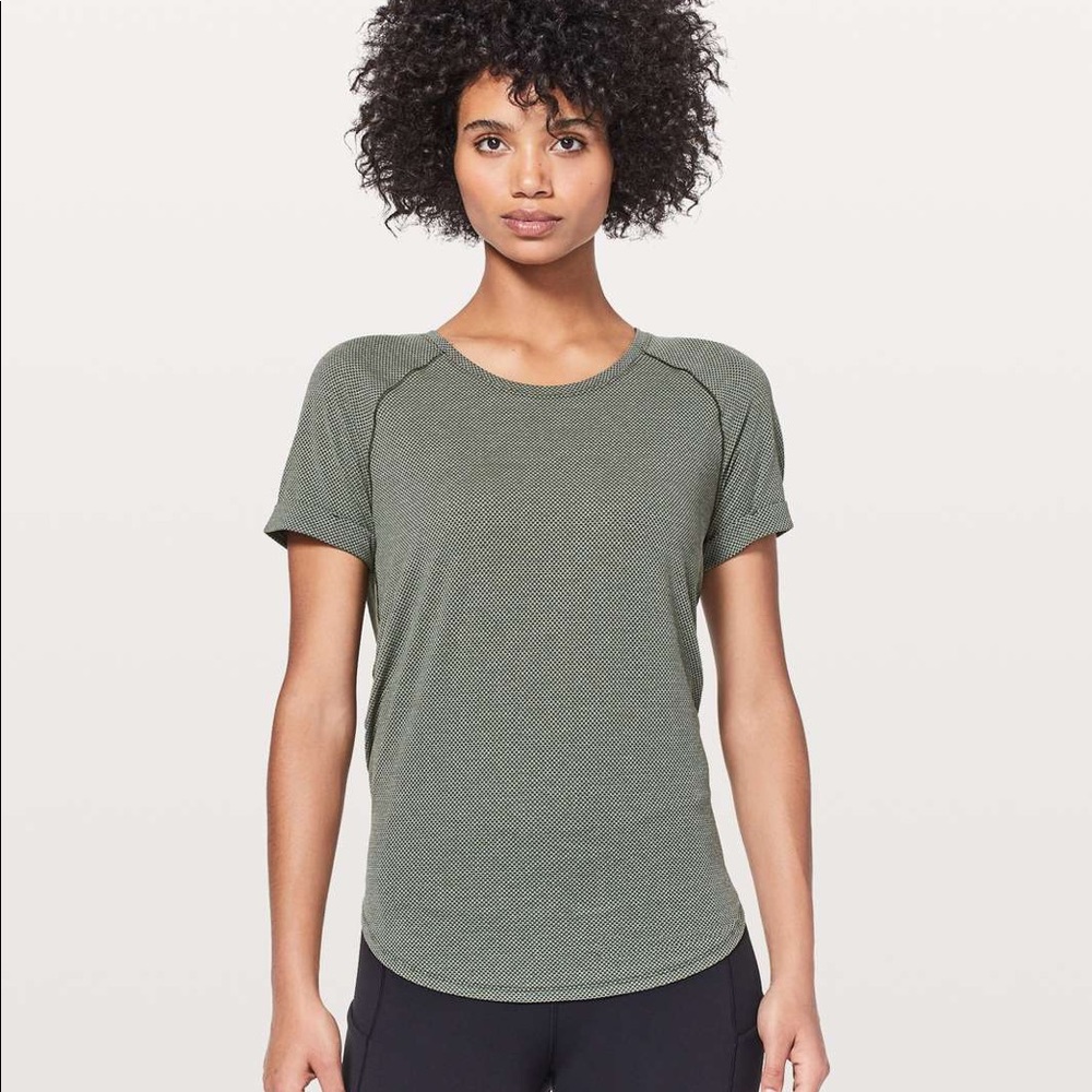 NWOT Lululemon Open Up Tie Back Tee Heathered Camo Green - Picture 5 of 6